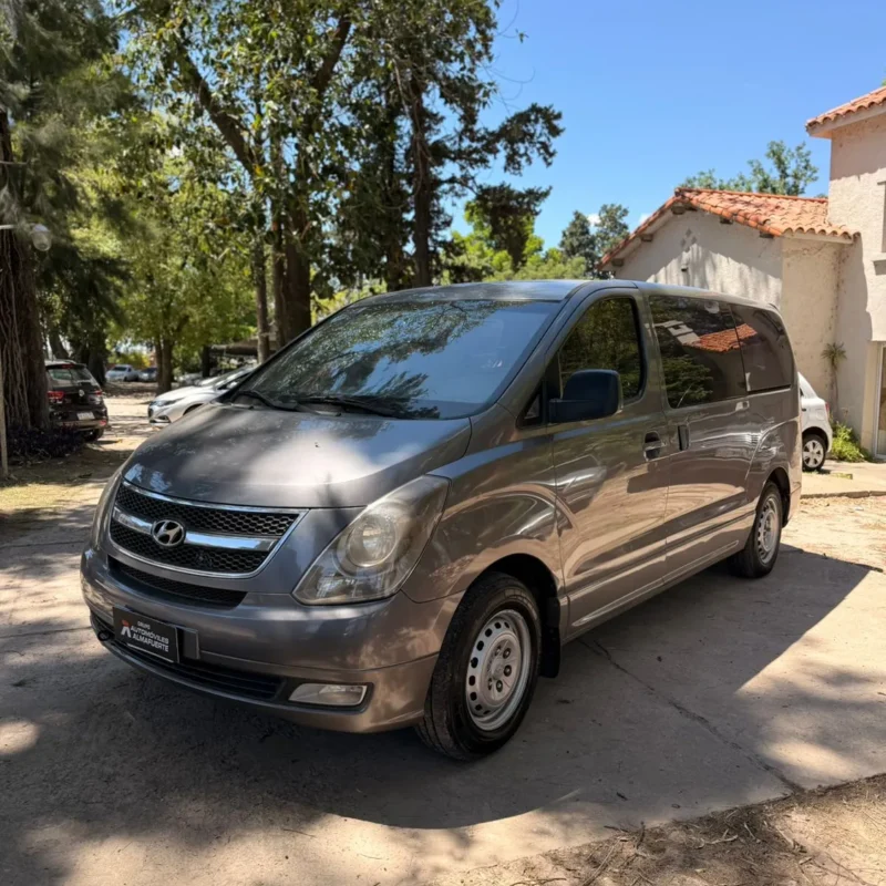 Hyundai H1 2.5 TDI Full 12as 2011