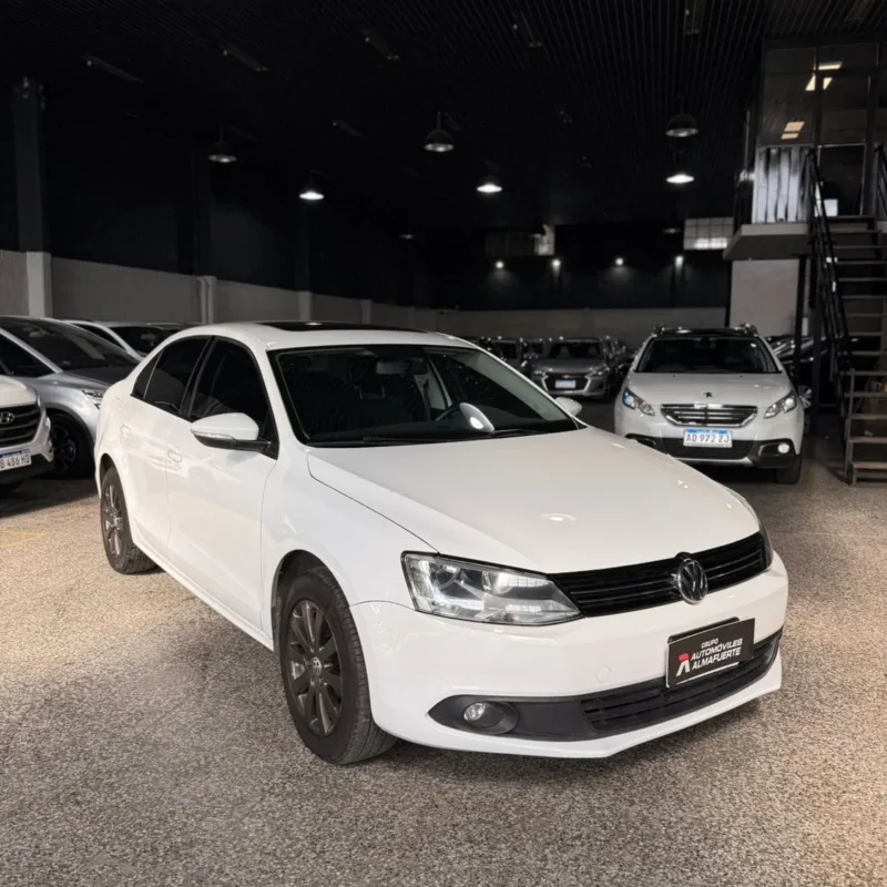 Volkswagen Vento 2.0 TDI Advance 2011