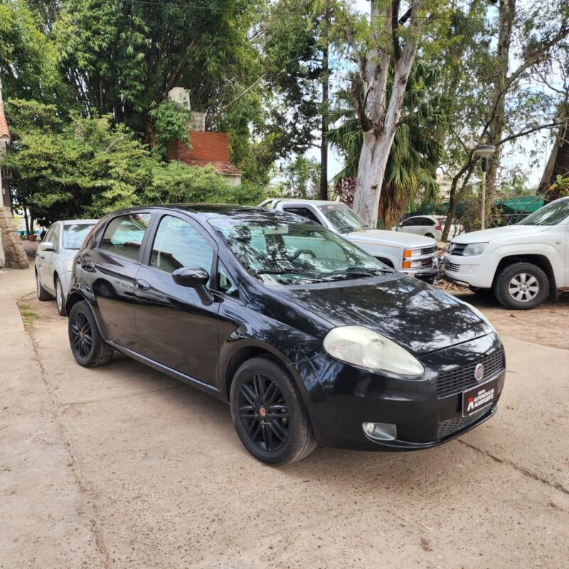 Fiat Punto 1.6 Essence 5P 2011