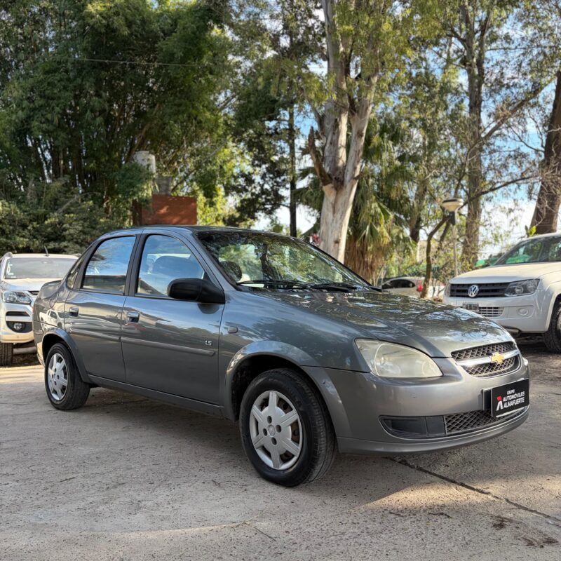 Chevrolet Classic 1.4 LS AA 4P 2011