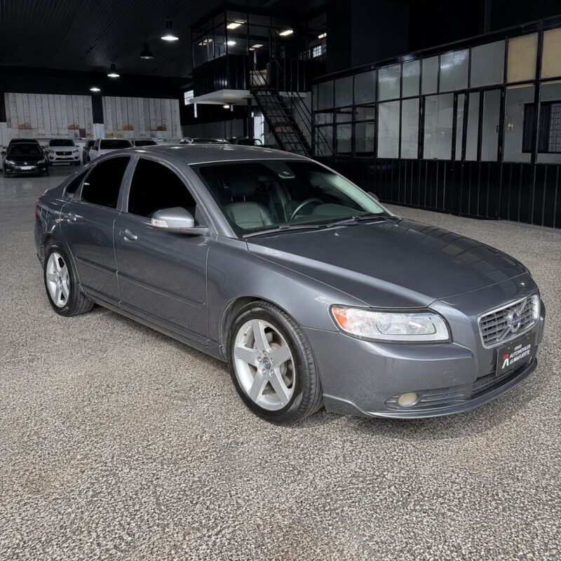 Volvo S 40 2.0 L 2013
