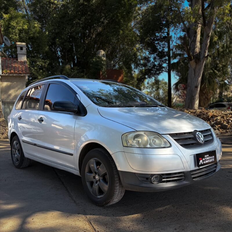 Volkswagen Suran 1.6 Comfortline 2010