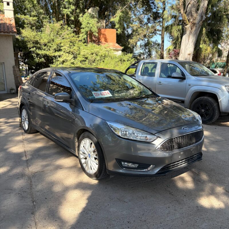 Ford Focus 2.0 SE Plus 4P 2017