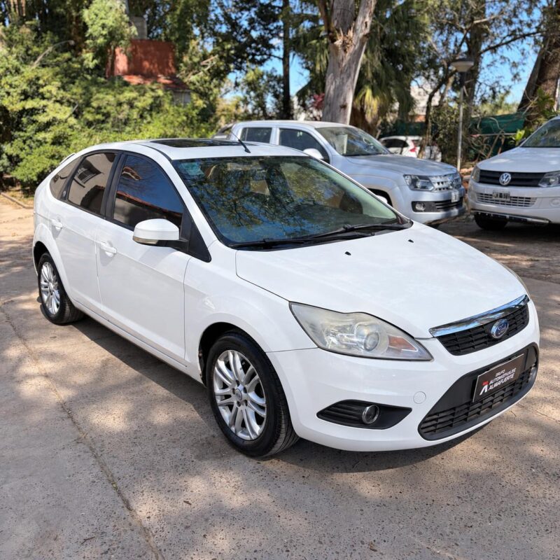 Ford Focus 1.8 TD Ghia 5P 2011