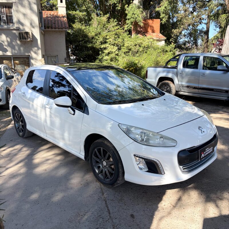 Peugeot 308 1.6 HDI Allure Nav 2013