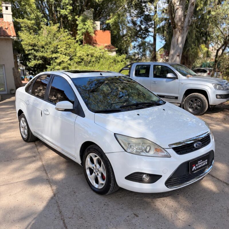 Ford Focus 2.0 Ghia Exe AT 4P 2011