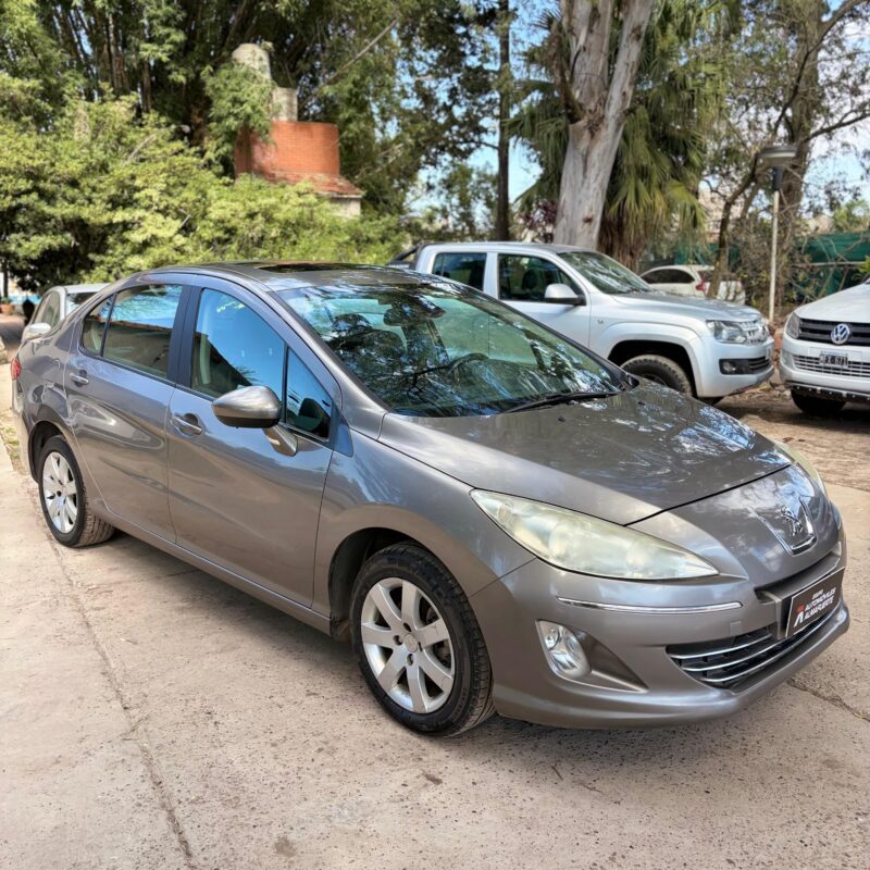 Peugeot 408 2.0 Allure Plus 2011