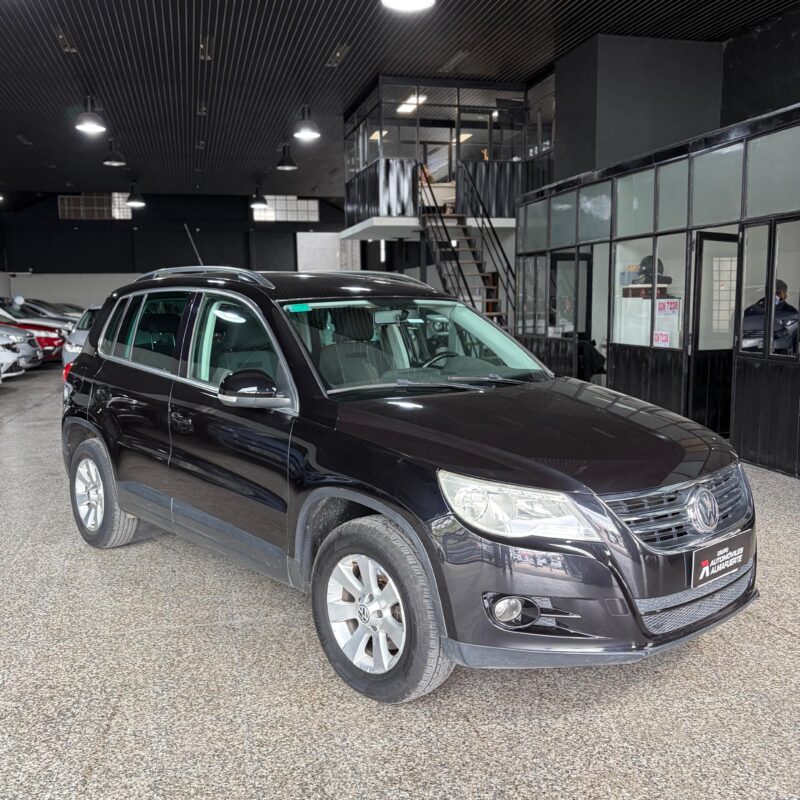 Volkswagen Tiguan 2.0 TSI MT 2009