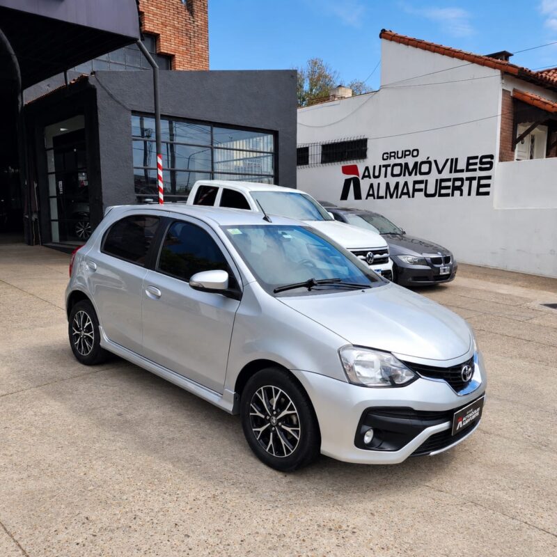 Toyota Etios Platinum 1.5 AT 5P 2017